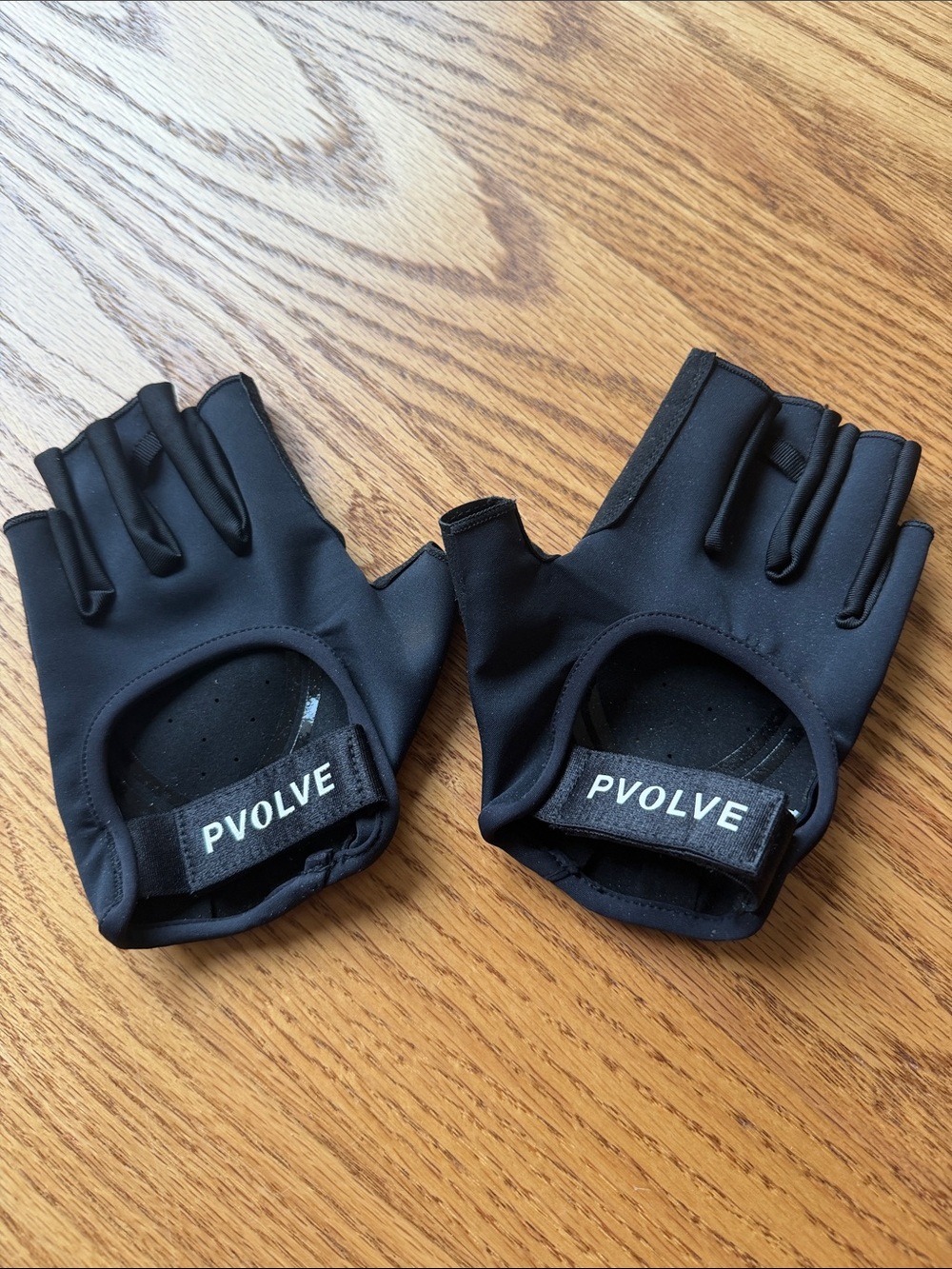 Pvolve Gloves M/L